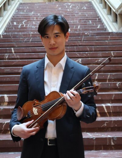 Sean Takada, violin